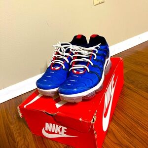 I’m selling this shoes because I don’t wear it and don’t like the color way